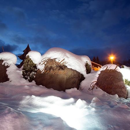 Baita Aurora Aparthotel Predazzo Bagian luar foto
