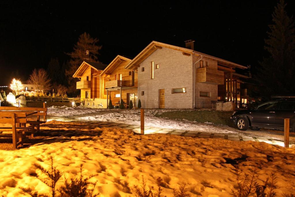 Baita Aurora Aparthotel Predazzo Bagian luar foto