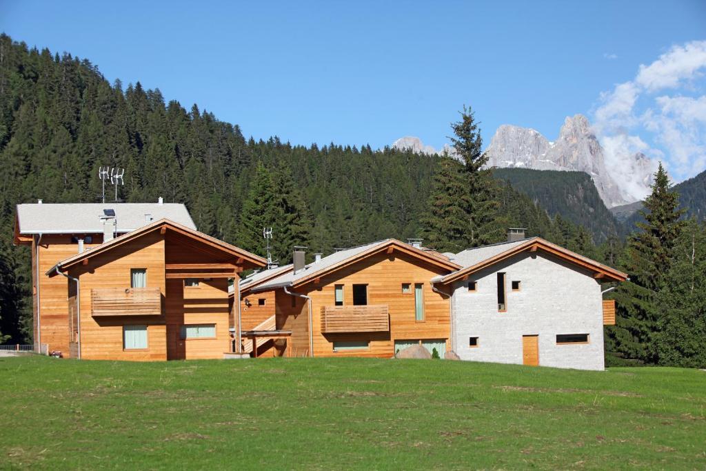 Baita Aurora Aparthotel Predazzo Bagian luar foto