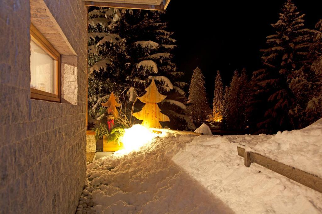 Baita Aurora Aparthotel Predazzo Bagian luar foto